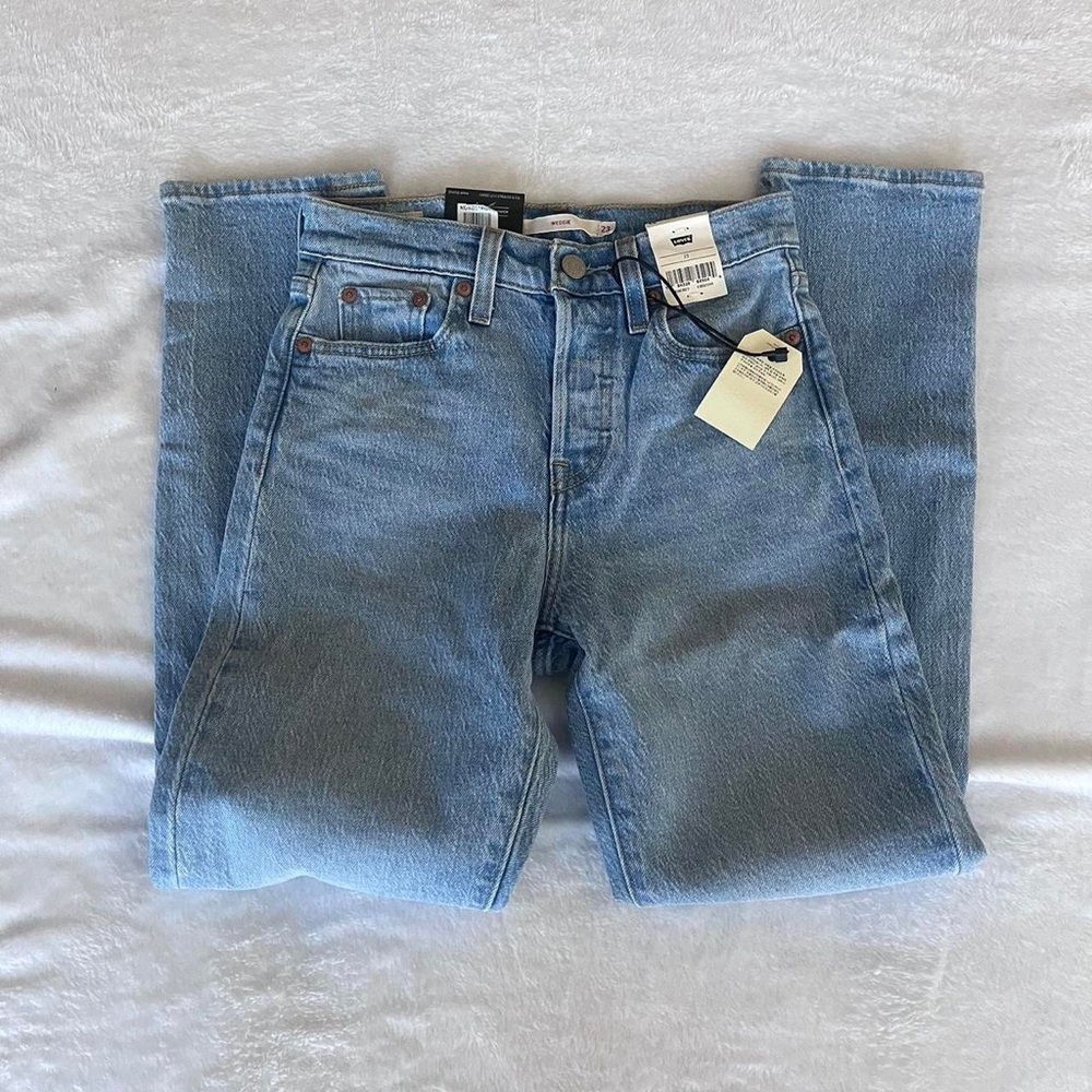 New With Tags Levi’s Wedgie Button Fly Jeans